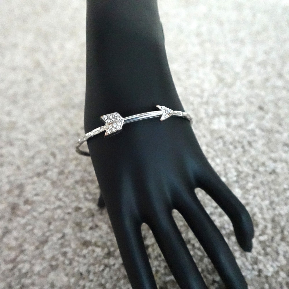 Silver Tone Rhinestone Arrow Bypass Bangle Bracelet Textured Hammered Band
